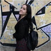 Soy estudiante de turismo y por lo tanto doy bastante historia , soy paciente y dinámica